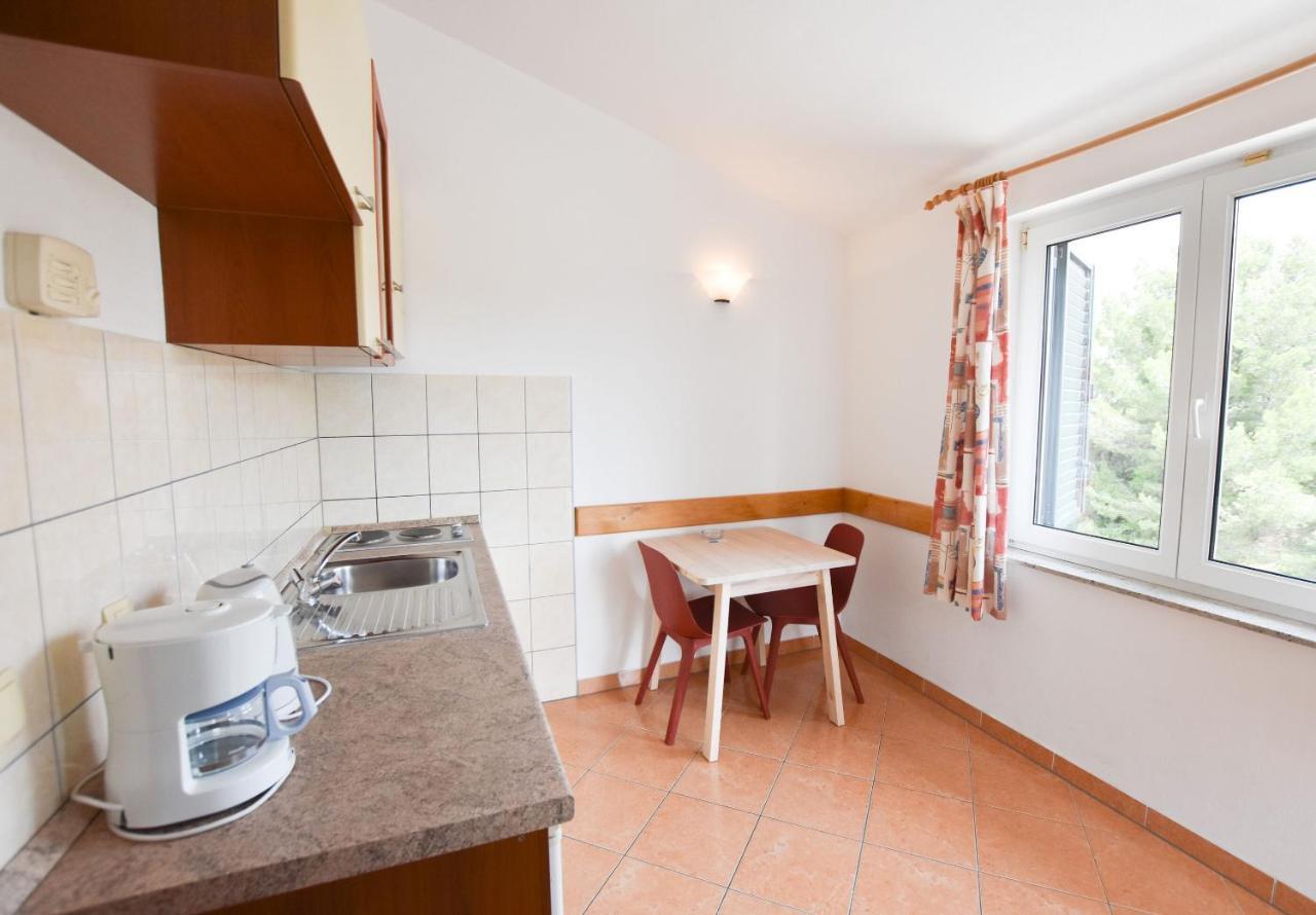 Apartments Karmen I Primosten Exterior photo